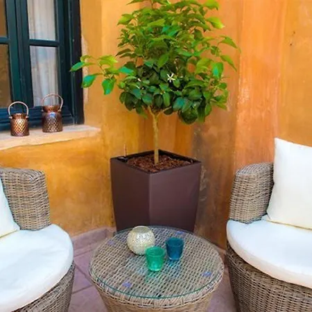 Hotel J&G Suites 3*