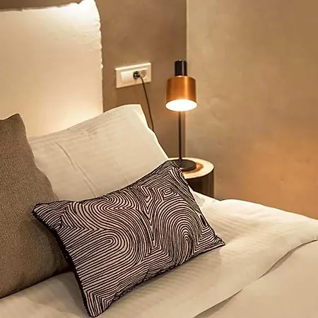 J&G Suites