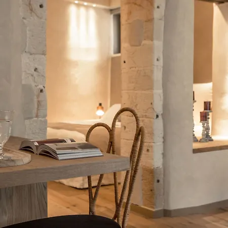 J&G Suites