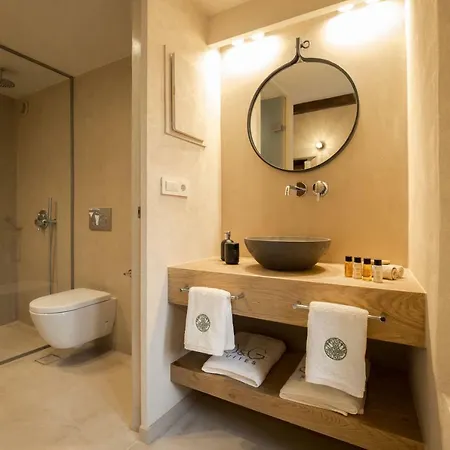 J&G Suites Hotel 3*