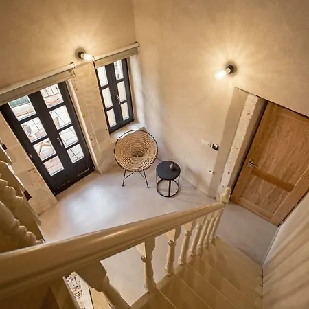 J&G Suites Hotel 3*