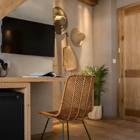 J&G Suites 3*
