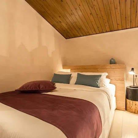 J&G Suites 3*