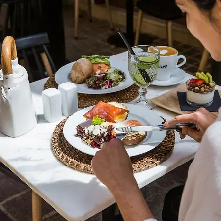 J&g מלון חאניה