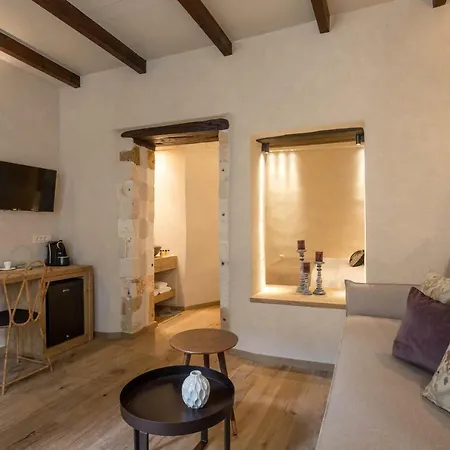 J&G Suites